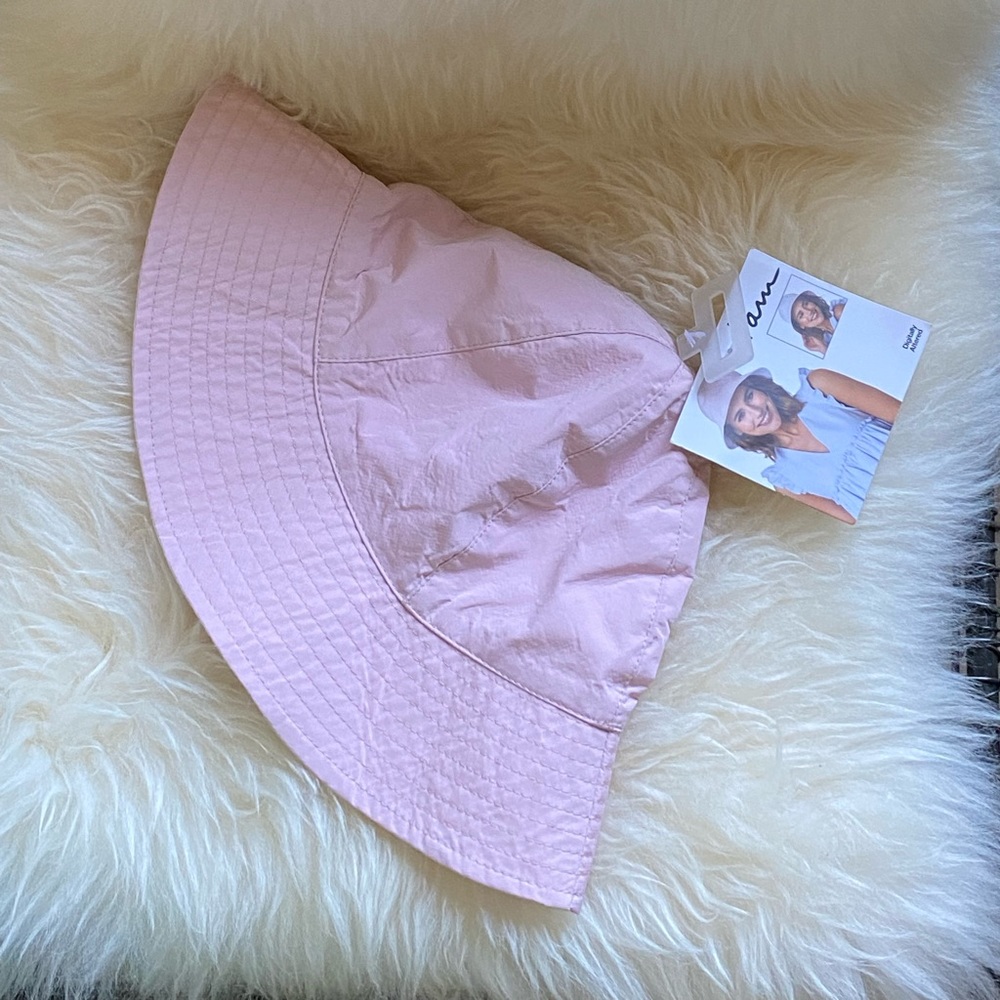 NWT SUN BUCKET HAT
